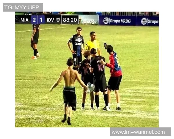 梅西点球轻松破门苏亚雷斯助攻制造对方手球精彩瞬间