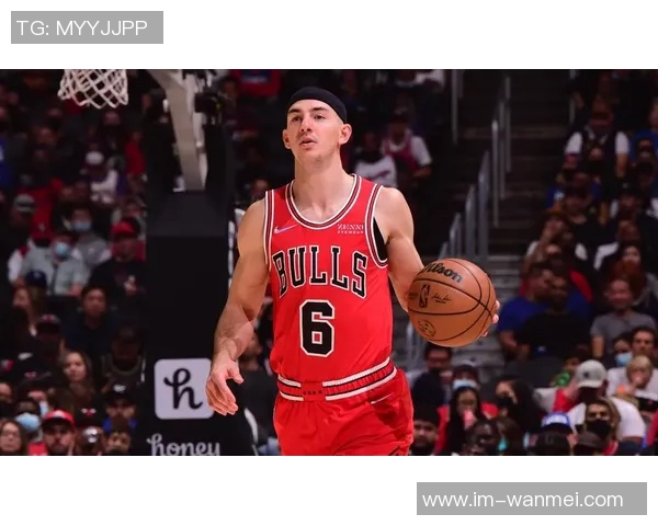 爱德华兹表现稳定半场12投6中贡献16分1篮板2助攻正负值5